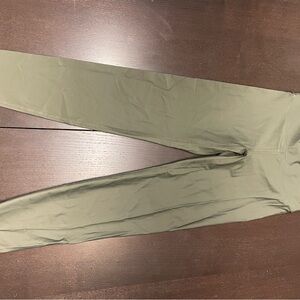 Heroine Sport olive green leggings